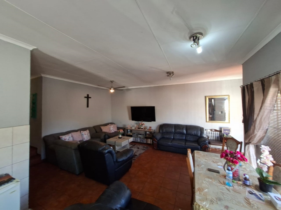3 Bedroom Property for Sale in Azalea Park North West